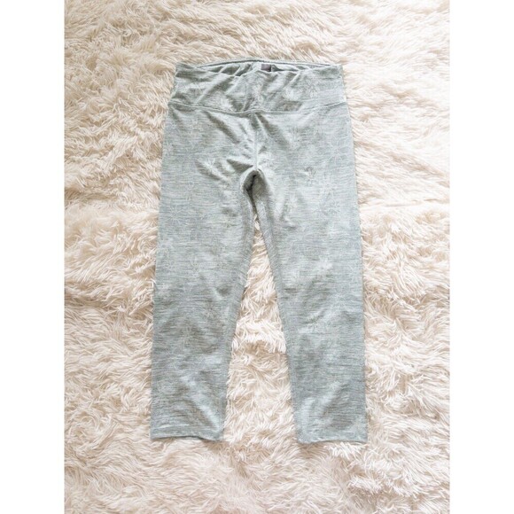 RBX athletic cropped leggings with a floral print gray size medium - Picture 8 of 9